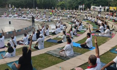 विश्व योग दिवस पर मेदांता हॉस्पिटल नोएडा द्वारा योग कार्यक्रम संपन्न