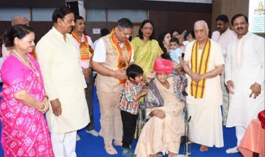 एक छत के नीचे चार पीढ़ियां रहना आज के दौर में अकल्पनीय हैः विजय कौशल