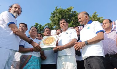 योग दिवस पर आयुष नेचुरोपैथी फाउंडेशन का भव्य आयोजन: सांसद, विधायक, और हज़ारों योग साधकों ने किया सहभाग