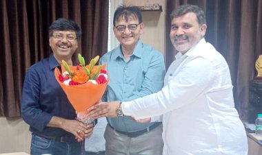 नव नियुक्त अपर श्रम आयुक्त राकेश द्विवेदी से एआईएम के पदाधिकारियों की औपचारिक भेंट