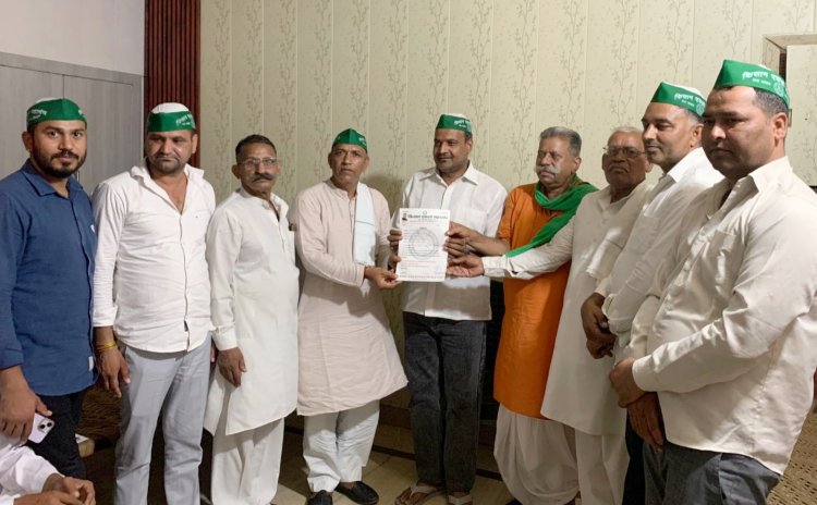 किसान एकता महासंघ की समीक्षा बैठक नोएडा सेक्टर 31 निठारी गांव में संपन्न हुई