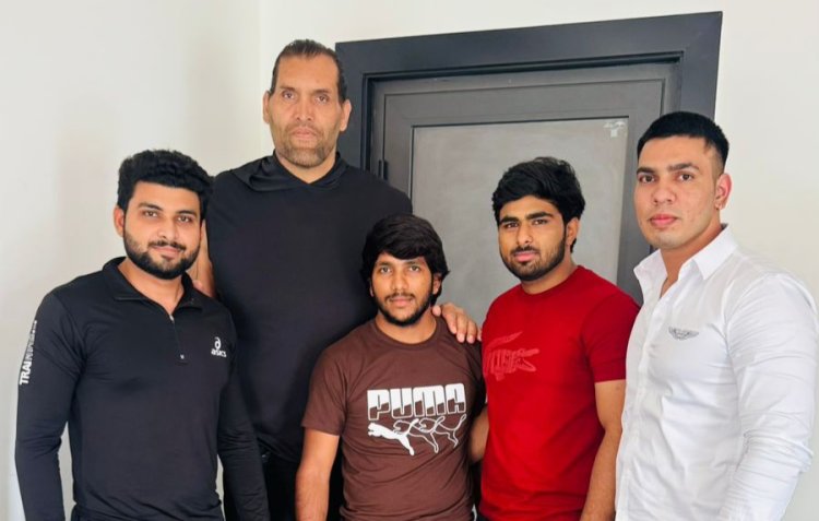 द ग्रेट खली से मिला नोएडा के युवाओं का प्रतिनिधिमंडल