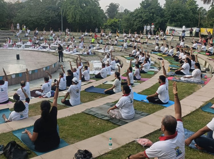 विश्व योग दिवस पर मेदांता हॉस्पिटल नोएडा द्वारा योग कार्यक्रम संपन्न