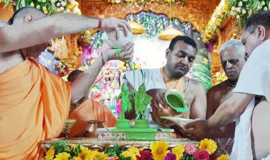 इस्कॉन नोएडा में बहुत धूमधाम से मनाया गया भगवान बलराम का जन्मोत्सव