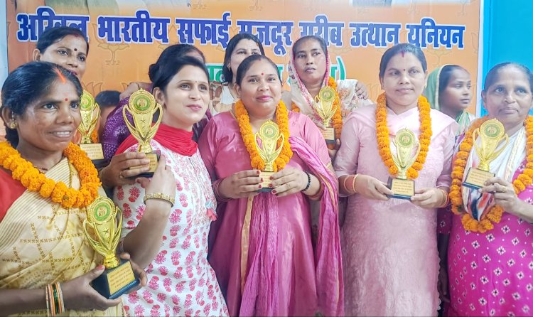 गृहिणियों को नही मिल पा रहा सरकारी योजनाओं का लाभ : रवींद्र प्रधान