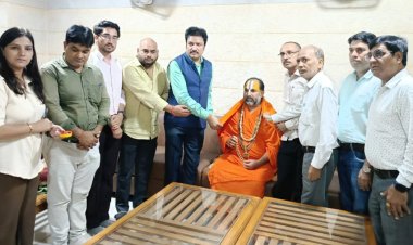 मीडिया क्लब में स्वामी शांडिल्य महाराज का हुआ आगमन