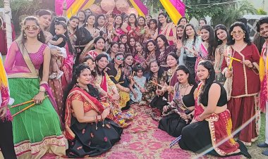 जेएसवी ईवनिंग क्लब ने किया गरबा डांस का भव्य आयोजन