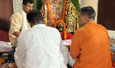 डॉ आर के सिन्हा के स्वास्थ लाभ हेतु चित्रगुप्त मंदिर मे हुआ सुंदर कांड पाठ