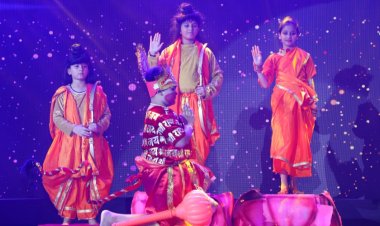 अभिमंच 2025 : संस्कार और सृजन का संगम “संस्कारों का आधार ही सपनों को आकाश देता है