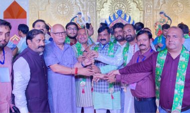 श्री सनातन धर्म रामलीला समिति द्वारा संतुष्टि सेवा फाउंडेशन सम्मानित