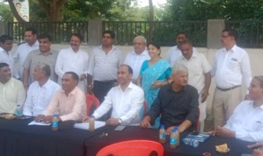 ब्रह्मपाल ने लव लश्कर के साथ किया ईटा प्रथम आरडब्ल्यूए अध्यक्ष पद का नामांकन 