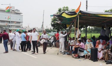 वेव सिटी के निवासियों ने ली चैंन की सांस, अराजक तत्वों के धरने—प्रदर्शन से थे परेशान 