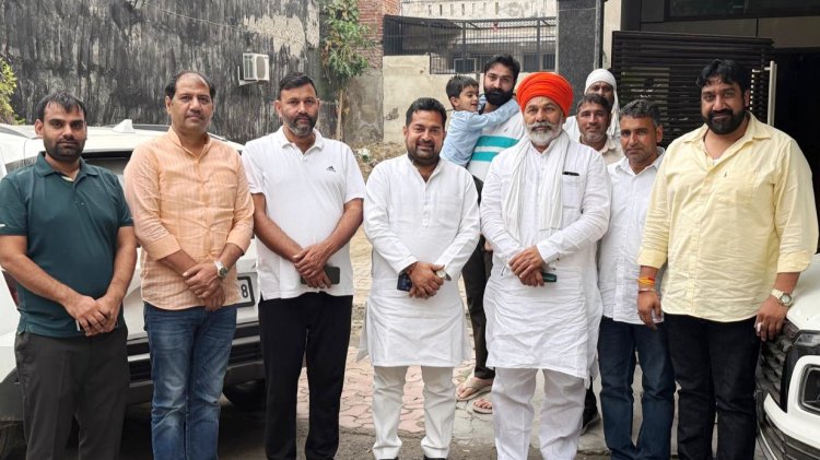नोएडा से आगरा तक किसानों की लड़ाई का बिगुल, राकेश टिकैत ने बैठक बुलाने के दिए निर्देश 