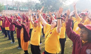 उत्साह एवं उमंग के साथ मनाया गया लाफ्टर योगा क्लब का 11वां वार्षिक दिवस