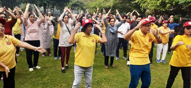 'लाफ्टर क्लब 39’ का उद्घाटन लाफ्टर एंबेसडर कमोडोर अशोक साहनी ने किया