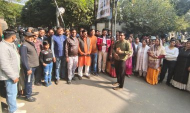 नवनिर्वाचित आरडब्ल्यूए 34 टीम ने सोसायटी की सुरक्षा एवं सफाई व्यवस्था को लेकर निवासियों के साथ की बैठक