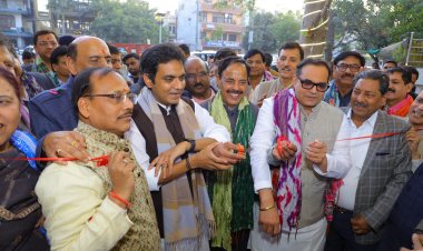 विधायक पंकज सिंह ने किया सेक्टर 55 के गेट का उद्घाटन, शहर के गणमान्य लोग रहे उपस्थित