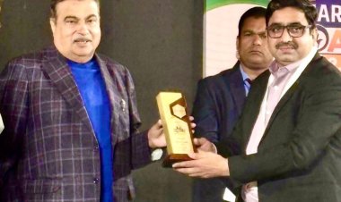 नितिन गडकरी ने जॉइंट सोलर को नवीकरणीय ऊर्जा में उत्कृष्टता के लिए सम्मानित किया