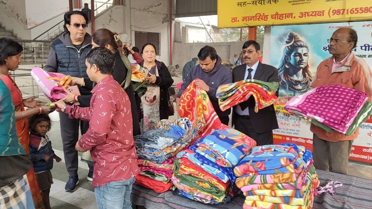 शनि मंदिर परिसर में हुई कम्बल वितरण सेवा एवं विशाल भंडारा