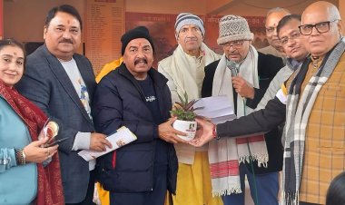 श्रीजी गौ सदन सामूहिक हवन में सम्मिलित हुए नोएडा पंजाबी समाज पदाधिकारी,  हुए सम्मानित