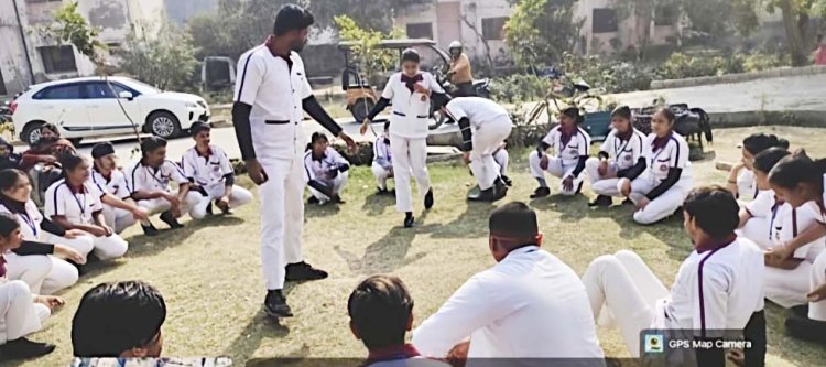 मैट्रो कॉलेज ऑफ नर्सिंग के द्वारा राष्ट्रीय सड़क सुरक्षा जागरूकता माह का सफल आयोजन