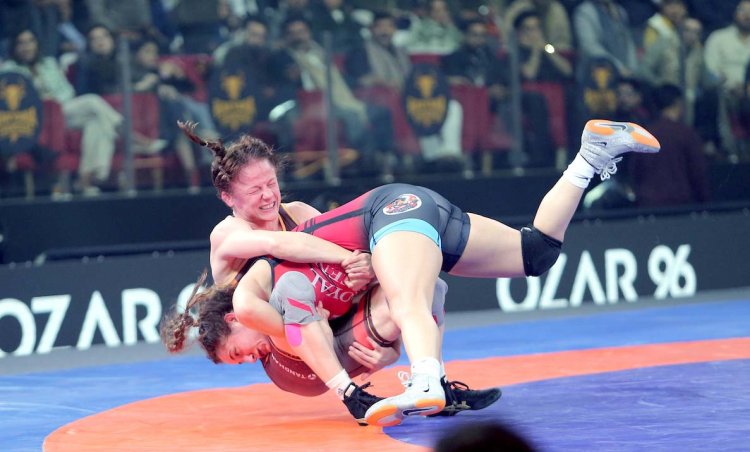 हरियाणा थंडर्स ने शानदार अंदाज़ में फाइनल में जगह बनाई