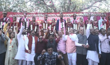 नवयुवक मित्र मंडल ने कराया सामूहिक विवाह, गणमान्य लोगों ने दिया आशीर्वाद