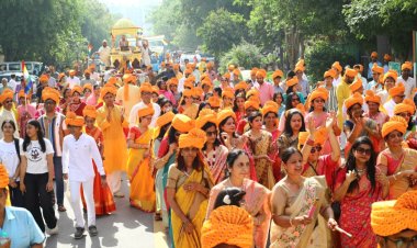 महावीर स्वामी के 2625 वें जन्म कल्याणक महोत्सव पर निकली विशाल शोभायात्रा
