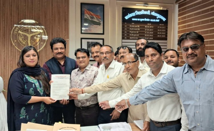 नोएडा मीडिया क्लब ने पुलिस कमिश्नर व डीएम को होली एवं ईद मिलन के लिए किया आमंत्रित