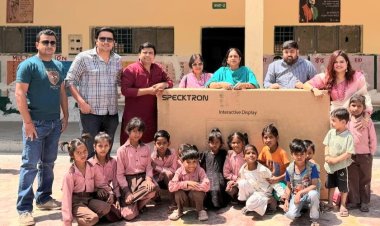 सरकारी विद्यालयों के बच्चों को मिले स्मार्टबोर्ड, सैनेट्री पैड्स व झूले - शालिनी सिंह