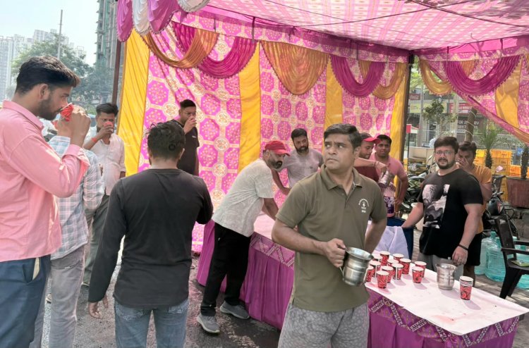 स्प्रिंग मीडोज क्रिकेट क्लब ने किया 1100 लीटर शीतल शरबत वितरण