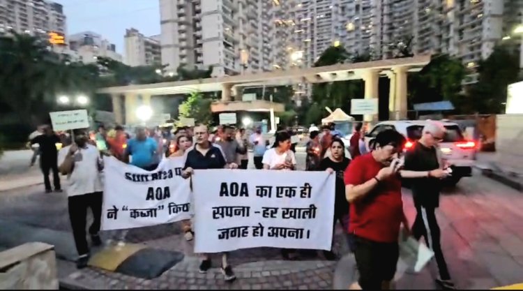 प्रिंसली एस्टेट के निवासियों ने अवैध अतिक्रमण के विरोध में निकाला शांतिपूर्ण कैंडल मार्च