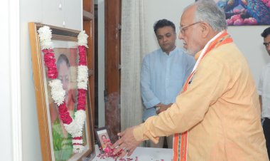 वित्त एवं संसदीय कार्य मंत्री सुरेश खन्ना ने पूर्व राज्यपाल कलराज मिश्र की धर्मपत्नी को श्रद्धासुमन अर्पित किए